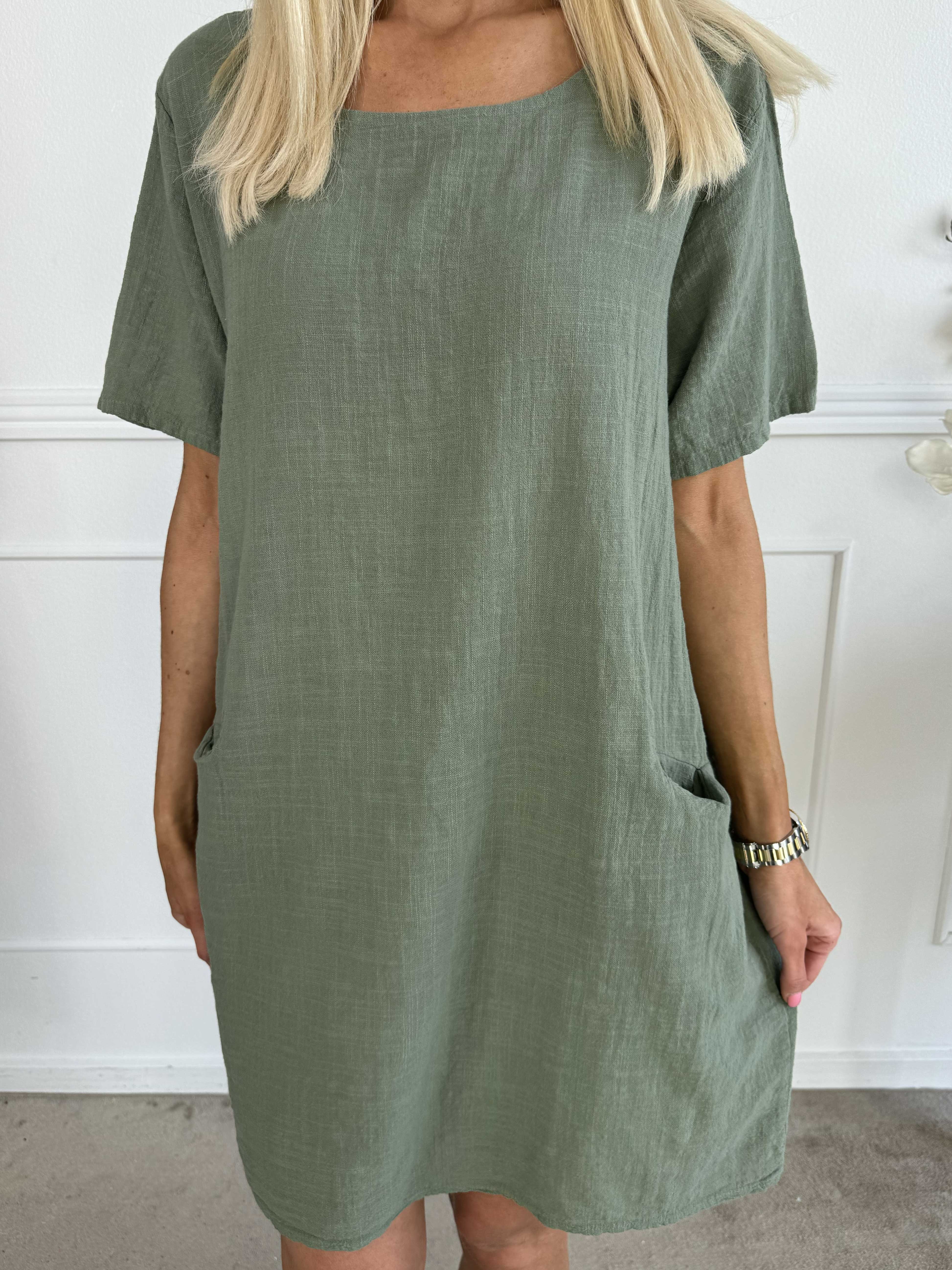 Louise plain - Söt bomullsklänning med fickor